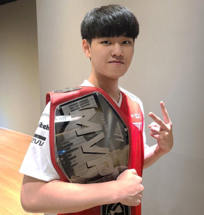 名具备强烈 名具备强烈